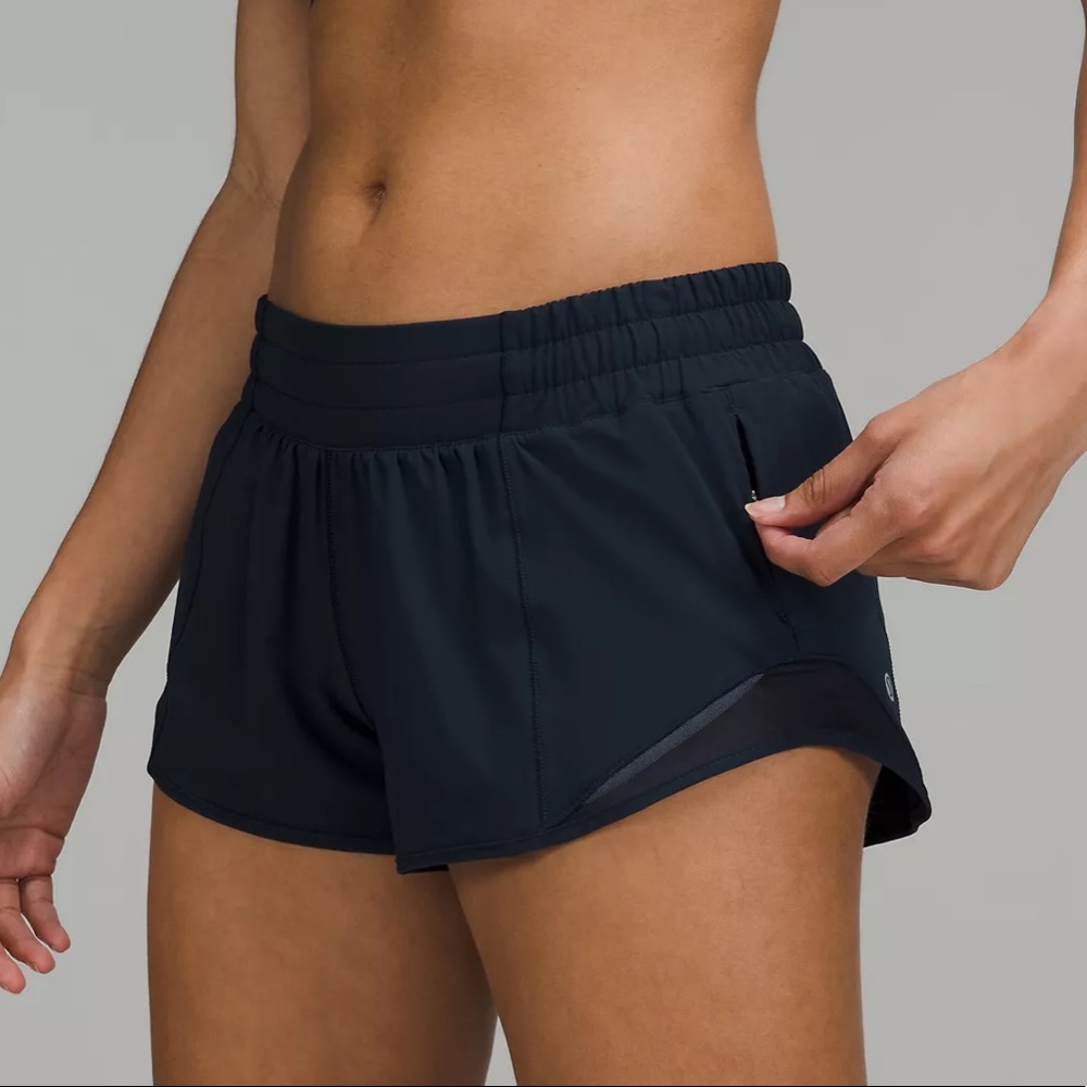 Lululemon NAVY Hotty Hot 2.5” Shorts